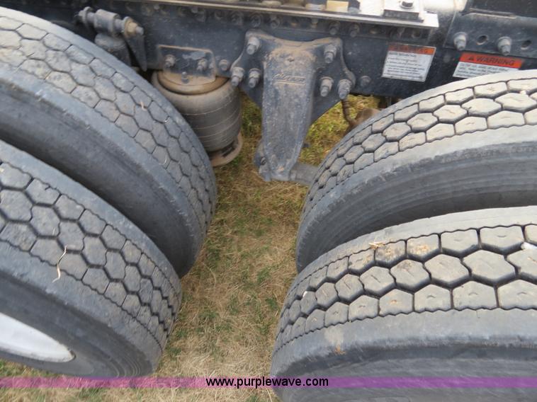 image for item B2492 2003 Freightliner C120 semi truck