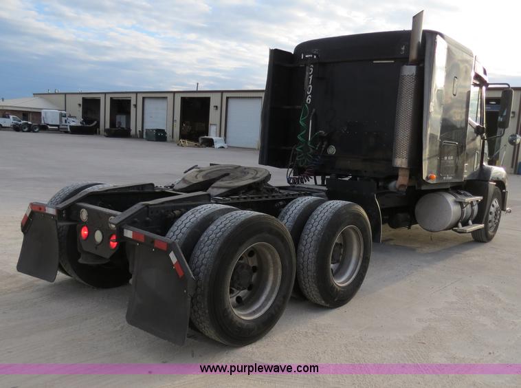 image for item B2493 2003 Freightliner C120 semi truck