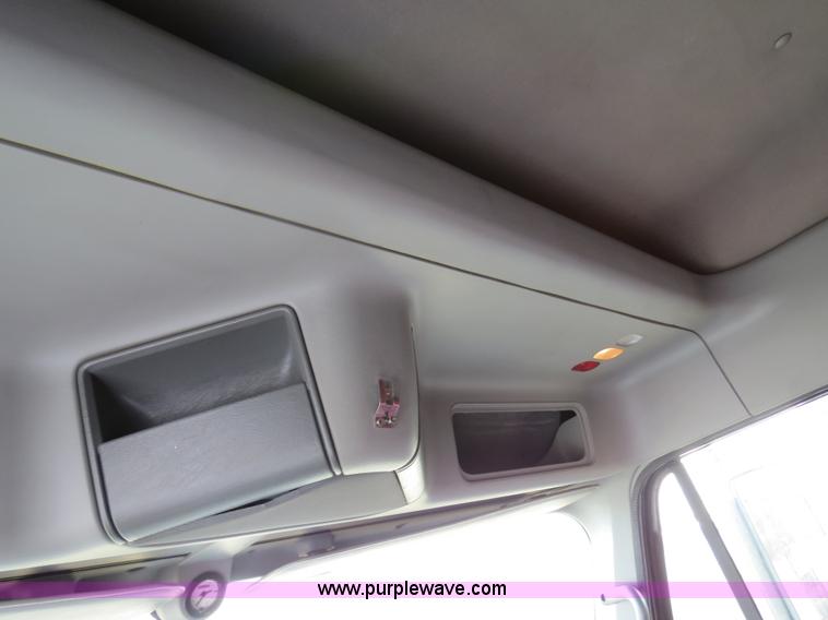 image for item B2493 2003 Freightliner C120 semi truck