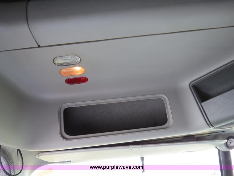 image for item B2493 2003 Freightliner C120 semi truck