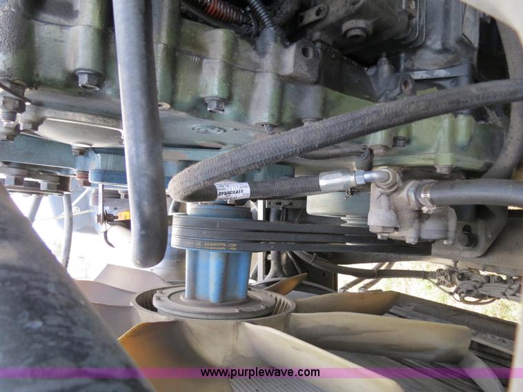 image for item B2493 2003 Freightliner C120 semi truck