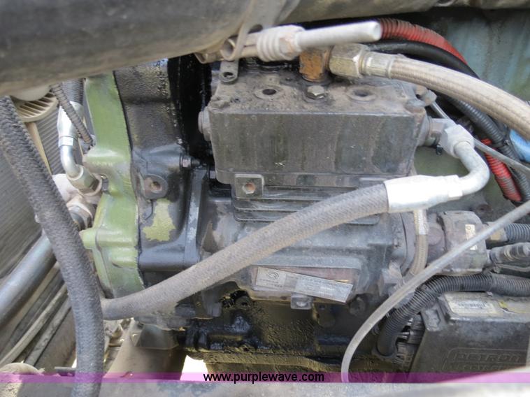 image for item B2493 2003 Freightliner C120 semi truck