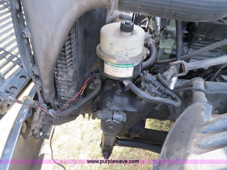 image for item B2493 2003 Freightliner C120 semi truck