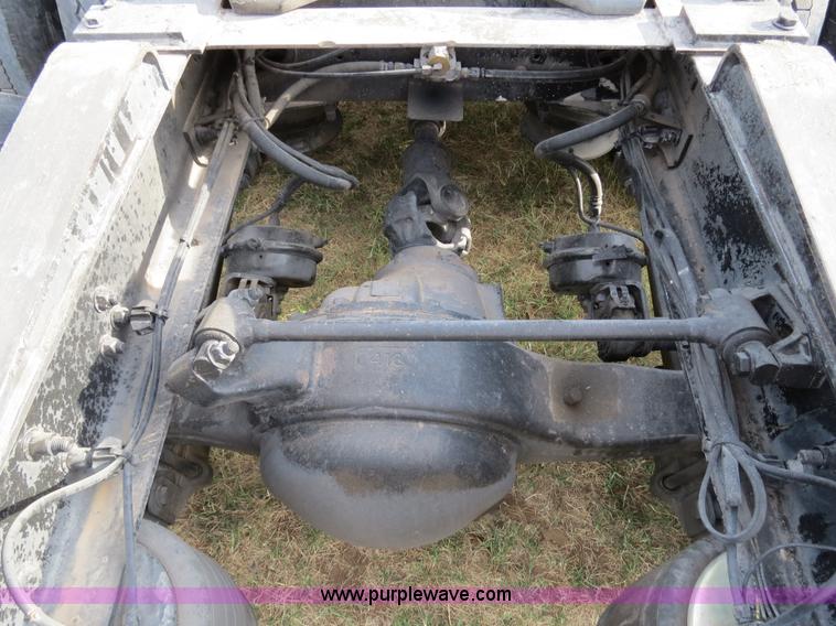 image for item B2493 2003 Freightliner C120 semi truck