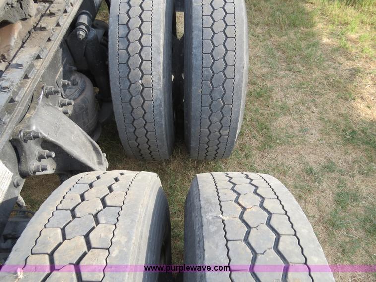 image for item B2493 2003 Freightliner C120 semi truck