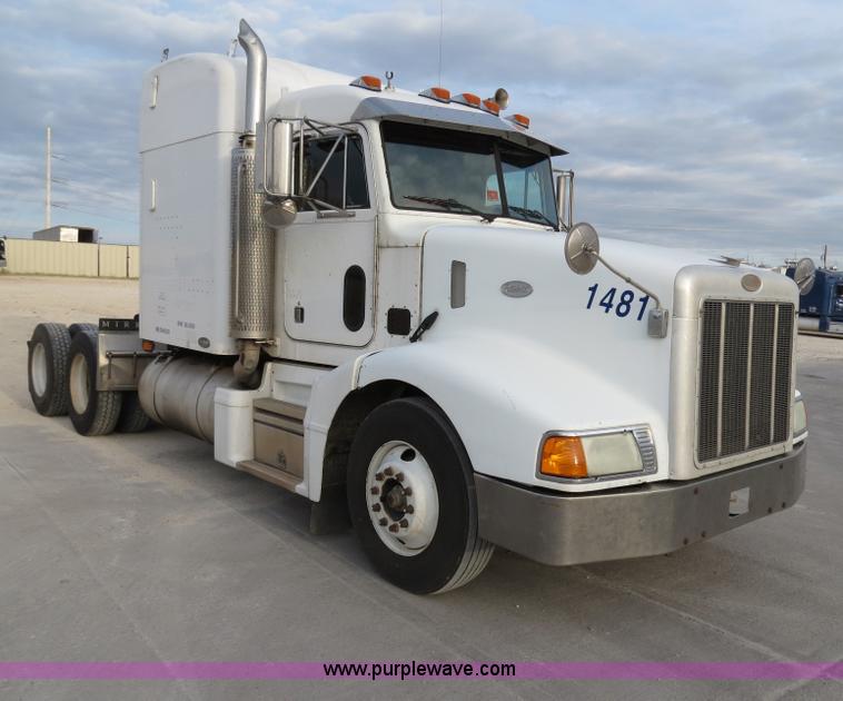 image for item B2495 1999 Peterbilt 377 semi truck