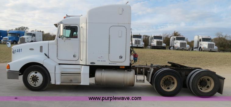 image for item B2495 1999 Peterbilt 377 semi truck