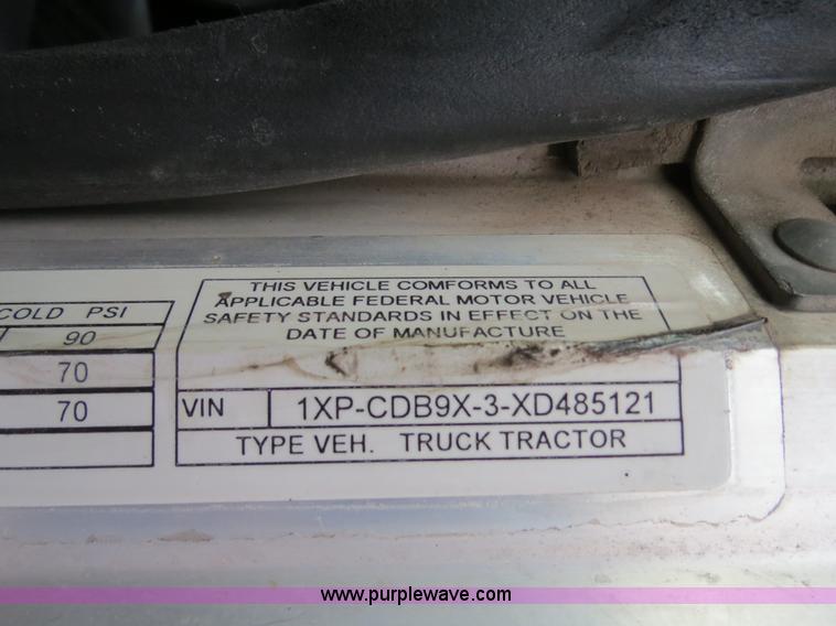 image for item B2495 1999 Peterbilt 377 semi truck