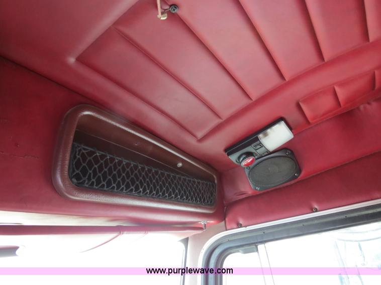 image for item B2495 1999 Peterbilt 377 semi truck