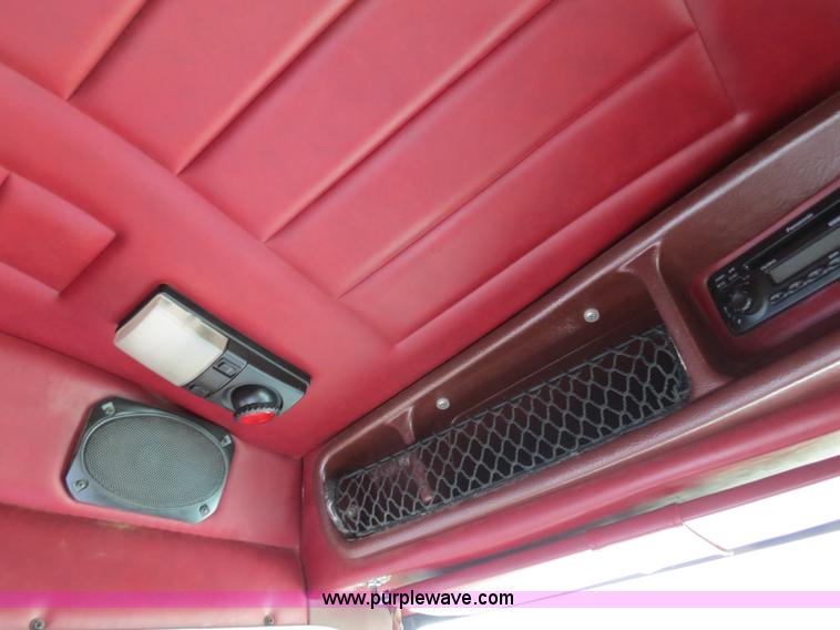 image for item B2495 1999 Peterbilt 377 semi truck