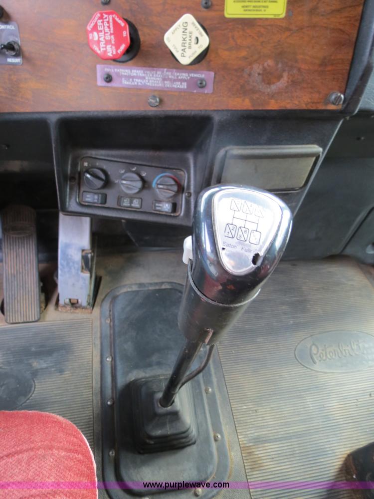 image for item B2495 1999 Peterbilt 377 semi truck