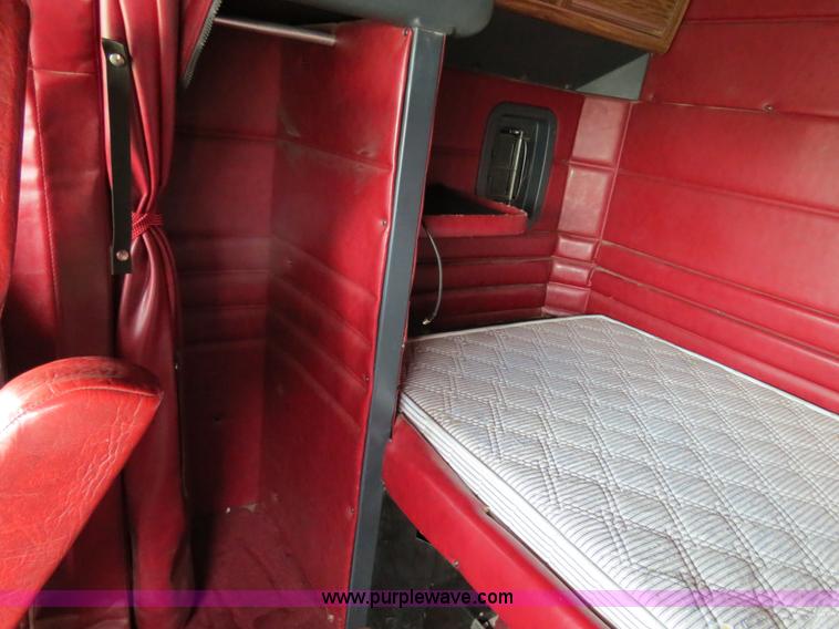 image for item B2495 1999 Peterbilt 377 semi truck