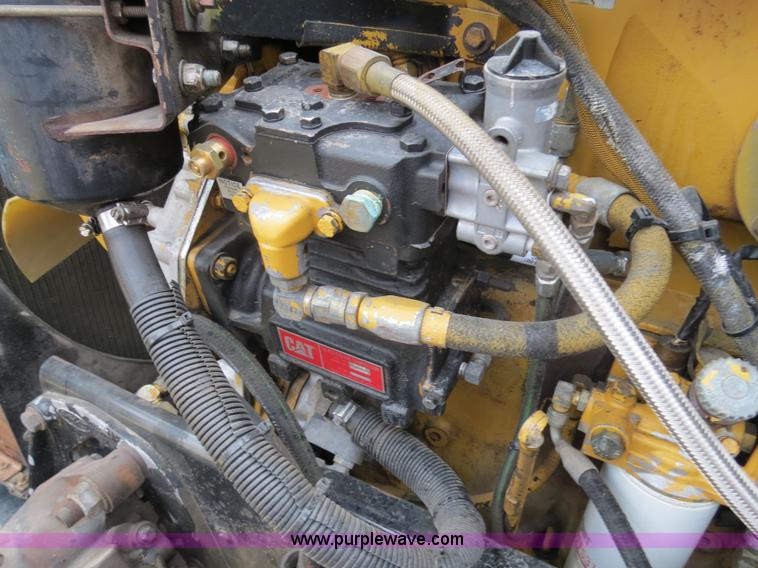 image for item B2495 1999 Peterbilt 377 semi truck