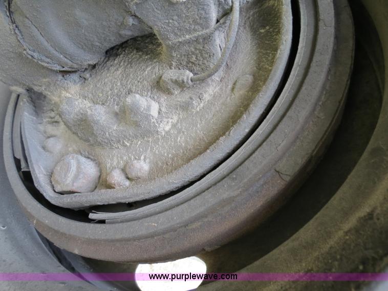 image for item B2495 1999 Peterbilt 377 semi truck