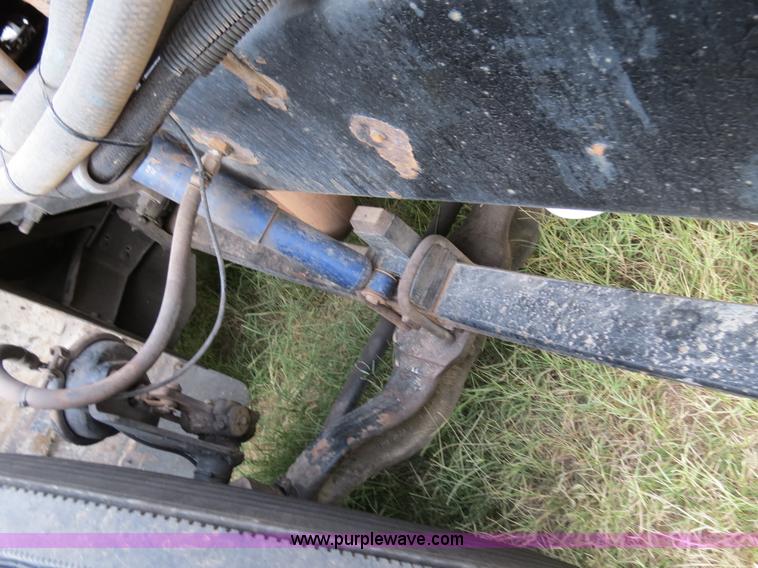 image for item B2495 1999 Peterbilt 377 semi truck