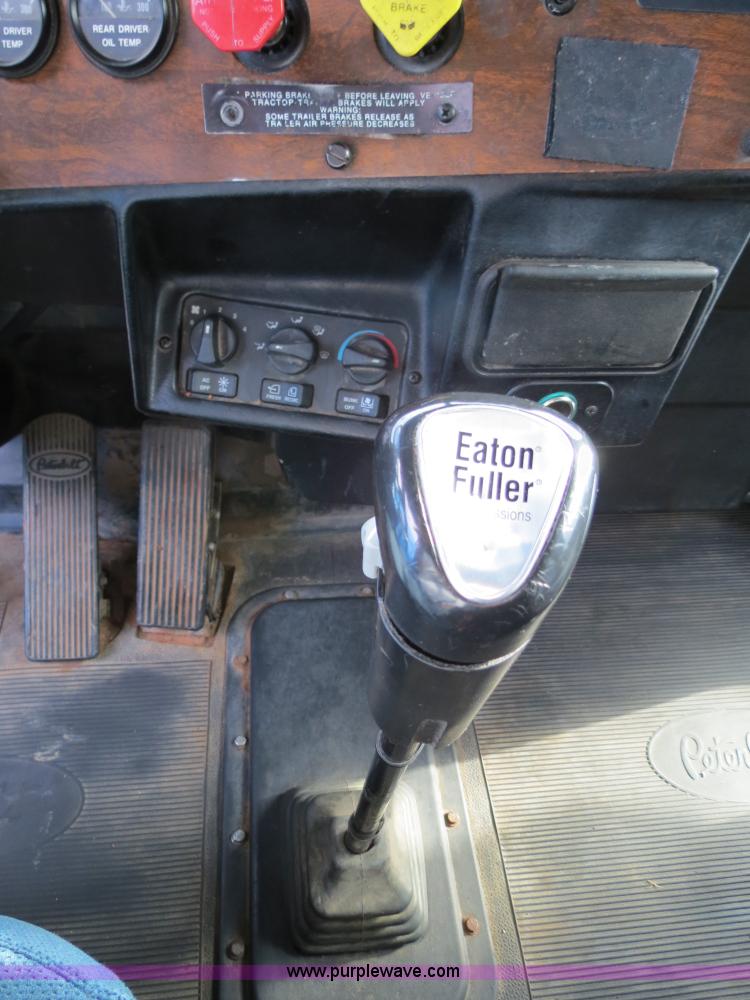 image for item B2496 1998 Peterbilt 377 semi truck