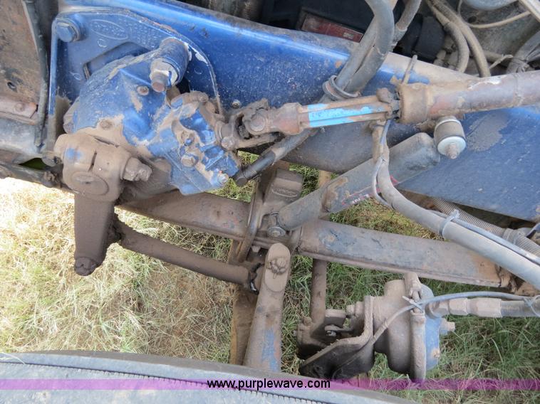 image for item B2496 1998 Peterbilt 377 semi truck