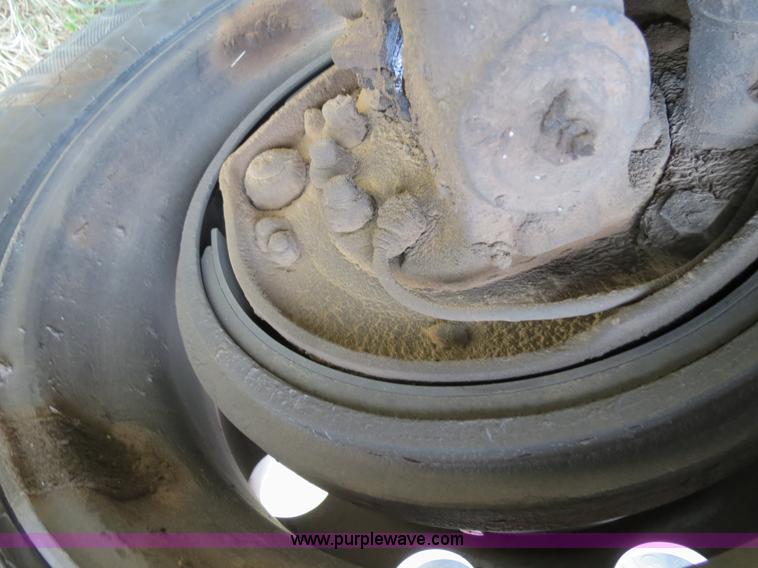 image for item B2496 1998 Peterbilt 377 semi truck