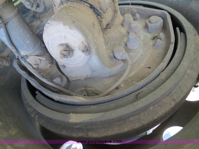 image for item B2496 1998 Peterbilt 377 semi truck