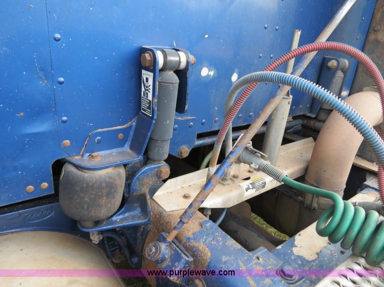 image for item B2496 1998 Peterbilt 377 semi truck