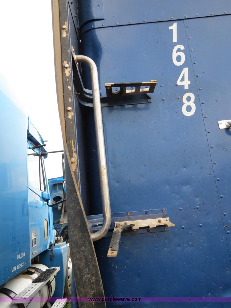 image for item B2496 1998 Peterbilt 377 semi truck