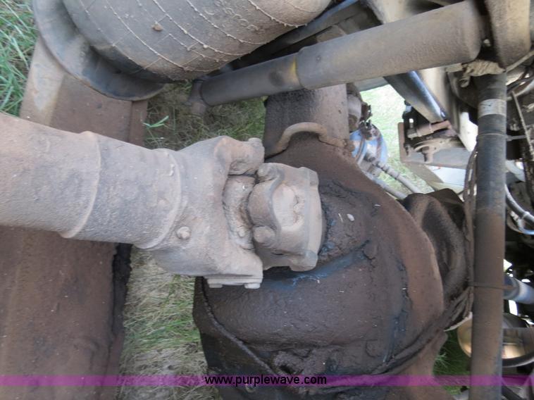 image for item B2496 1998 Peterbilt 377 semi truck