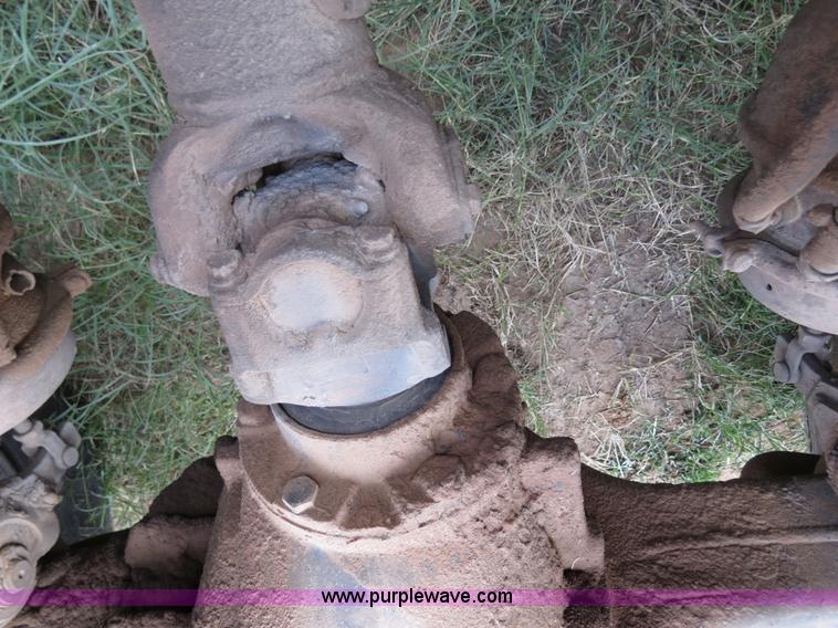 image for item B2496 1998 Peterbilt 377 semi truck