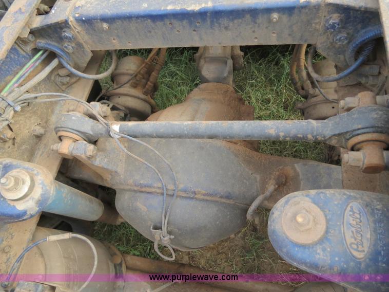 image for item B2496 1998 Peterbilt 377 semi truck