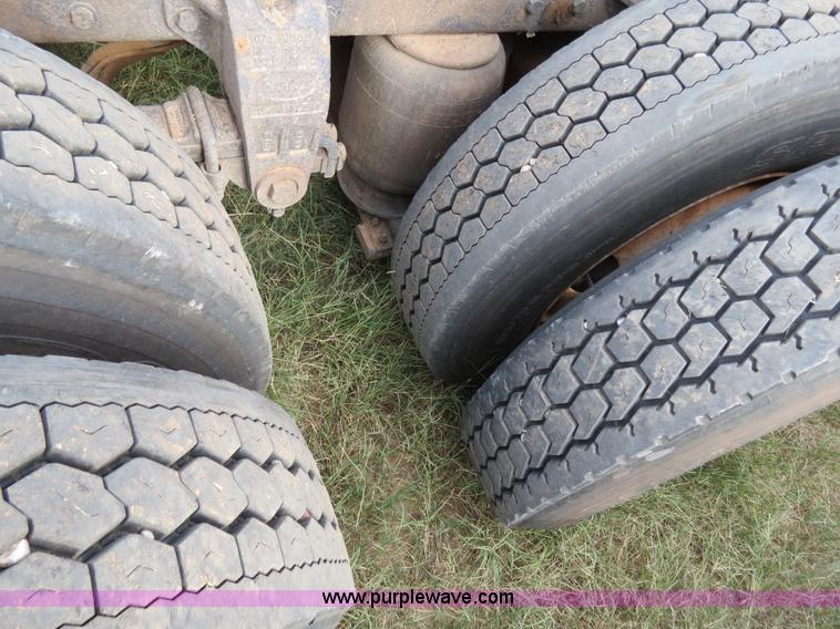 image for item B2496 1998 Peterbilt 377 semi truck