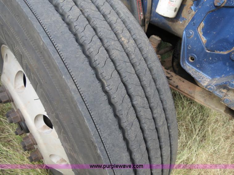 image for item B2496 1998 Peterbilt 377 semi truck