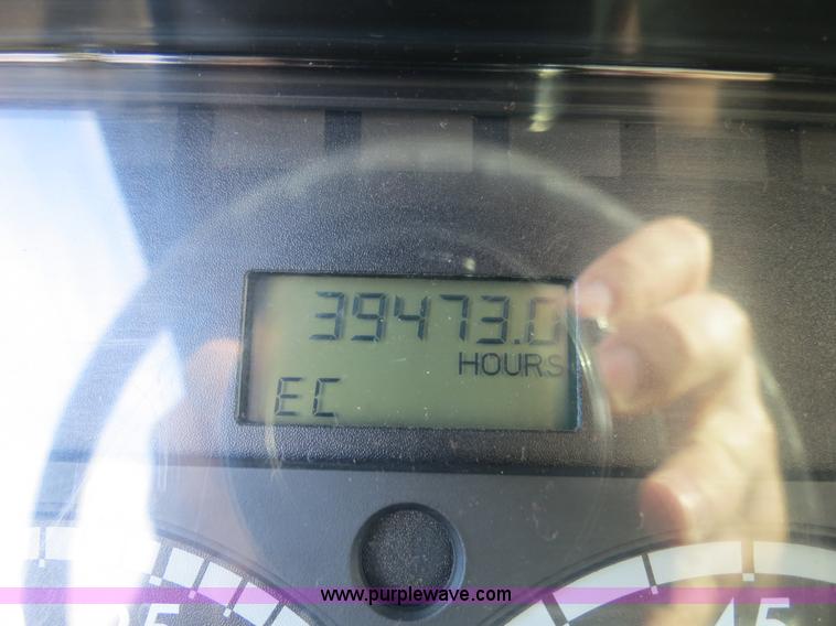 image for item B2497 2003 Freightliner Columbia semi truck