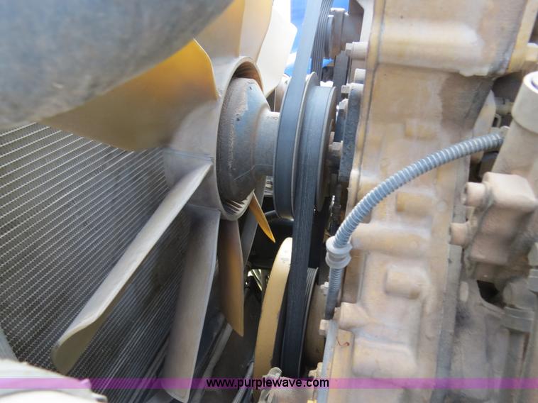 image for item B2497 2003 Freightliner Columbia semi truck