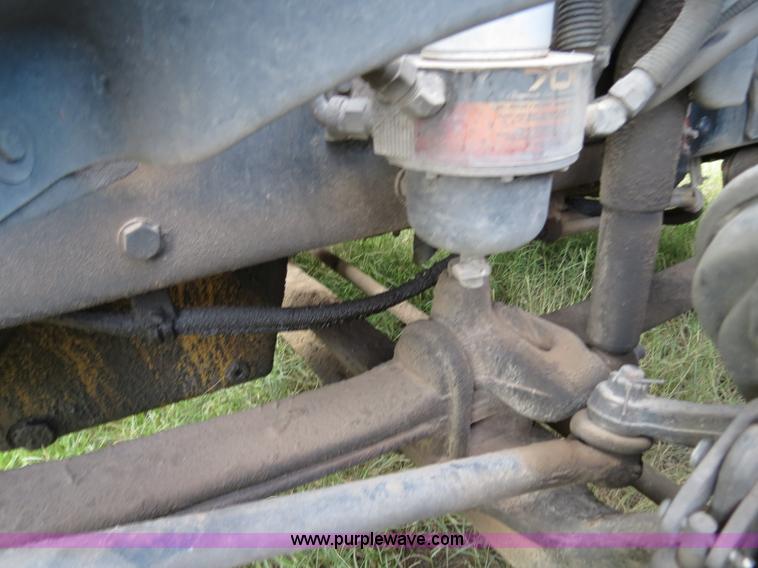 image for item B2497 2003 Freightliner Columbia semi truck