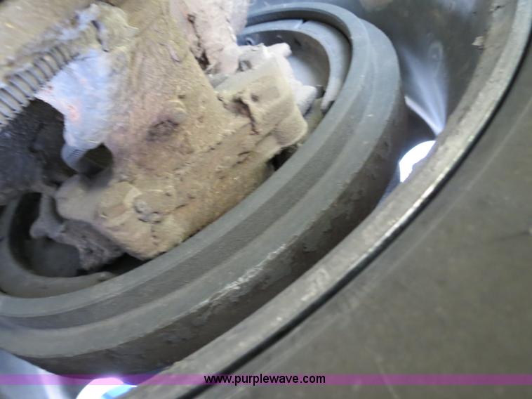 image for item B2497 2003 Freightliner Columbia semi truck