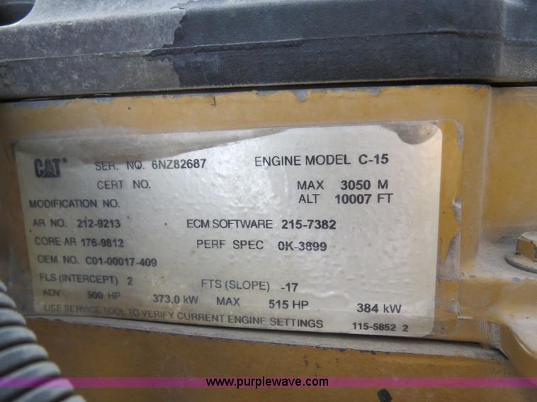 image for item B2498 2003 Freightliner Columbia semi truck