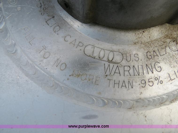 image for item B2498 2003 Freightliner Columbia semi truck