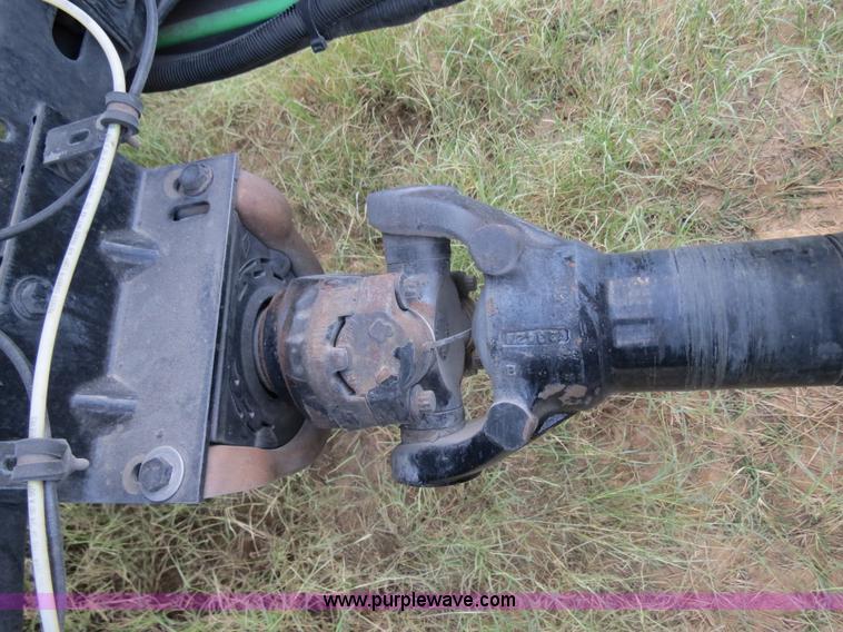 image for item B2498 2003 Freightliner Columbia semi truck