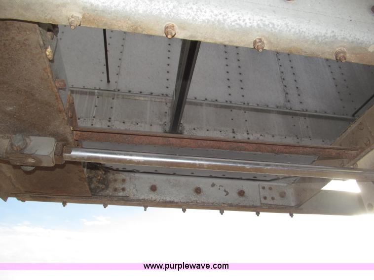 image for item B5278 1979 Guthrie 42' double hopper grain trailer