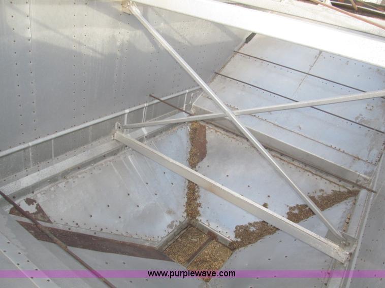 image for item B5278 1979 Guthrie 42' double hopper grain trailer