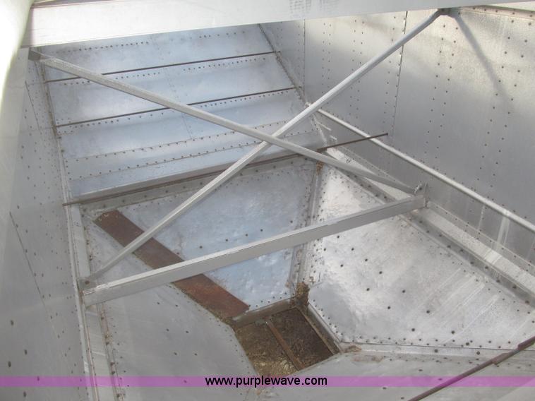 image for item B5278 1979 Guthrie 42' double hopper grain trailer