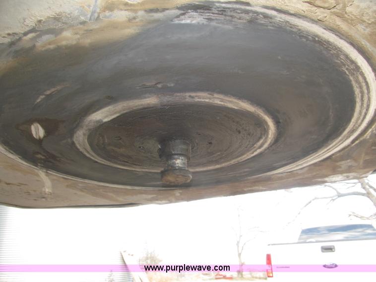 image for item B5278 1979 Guthrie 42' double hopper grain trailer