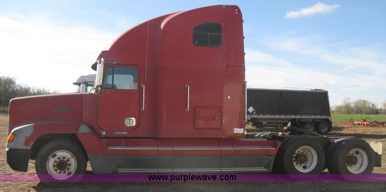 image for item B8256 1996 Freightliner FLD120 semi truck