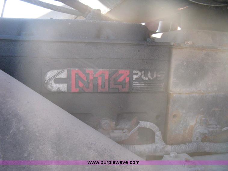 image for item B8256 1996 Freightliner FLD120 semi truck