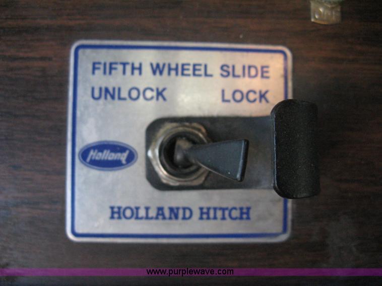 image for item B8256 1996 Freightliner FLD120 semi truck