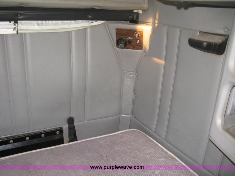 image for item B8256 1996 Freightliner FLD120 semi truck