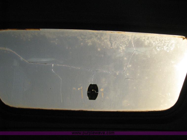 image for item B8256 1996 Freightliner FLD120 semi truck