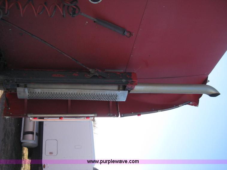 image for item B8256 1996 Freightliner FLD120 semi truck