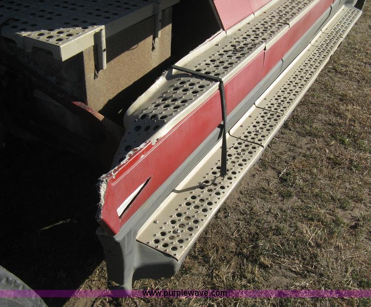 image for item B8256 1996 Freightliner FLD120 semi truck