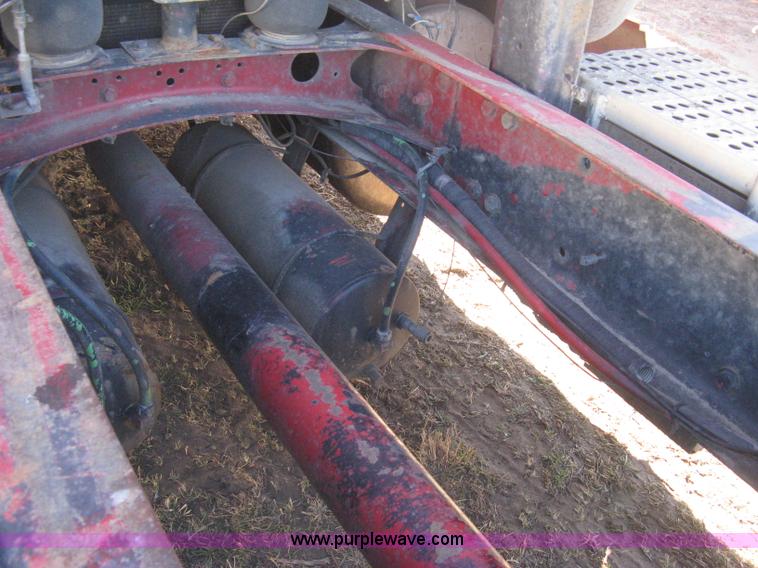 image for item B8256 1996 Freightliner FLD120 semi truck