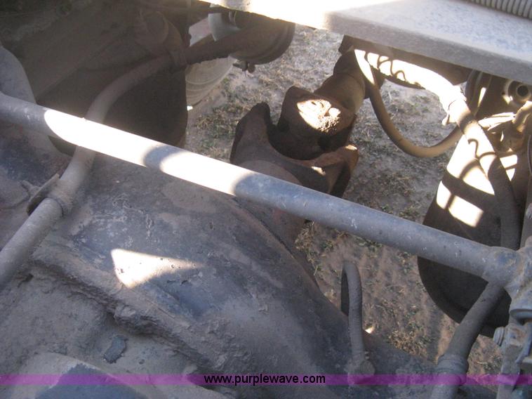 image for item B8256 1996 Freightliner FLD120 semi truck